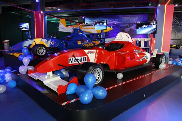 GS-105 GSeat Motion simulator, integrated in F1 model